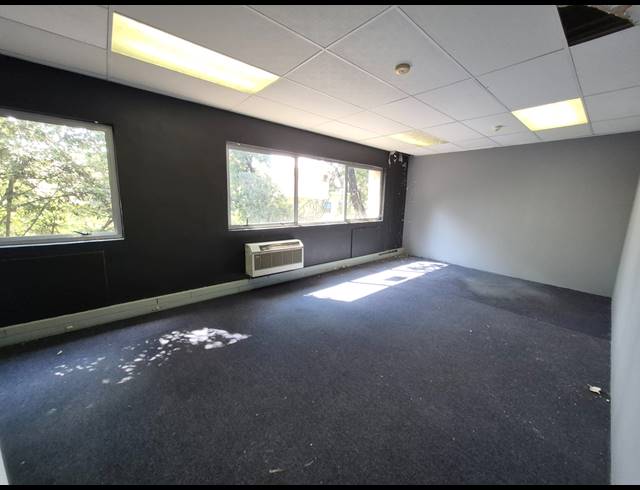 1,669M² OFFICE FOR SALE IN SUNNINGHILL